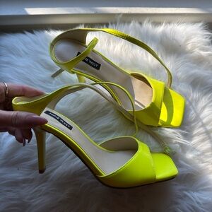 Nine West Women's Bright Yellow Heels Size 7.5